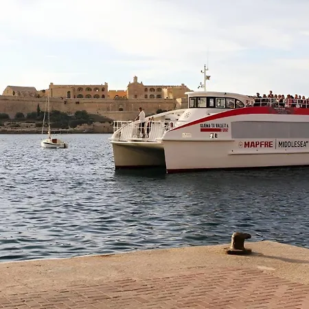 Apartment Luxury 2br Maisonette In Private Hot Tub Sliema