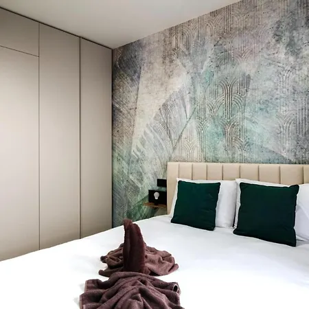 Luxury 2br Maisonette In Private Hot Tub Apartment *