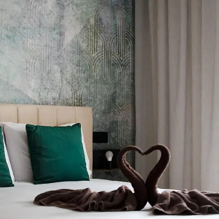 Luxury 2br Maisonette In Private Hot Tub Apartment