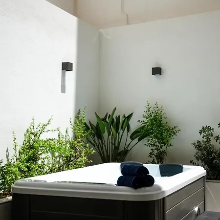 Luxury 2br Maisonette In Private Hot Tub Sliema