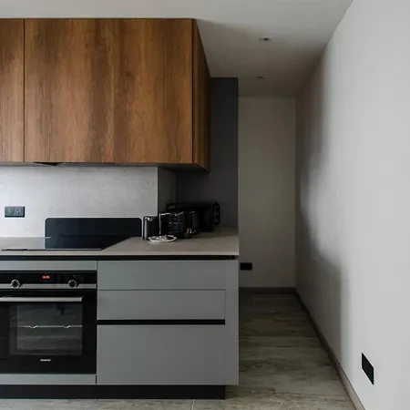 Luxury 2br Maisonette In Private Hot Tub *